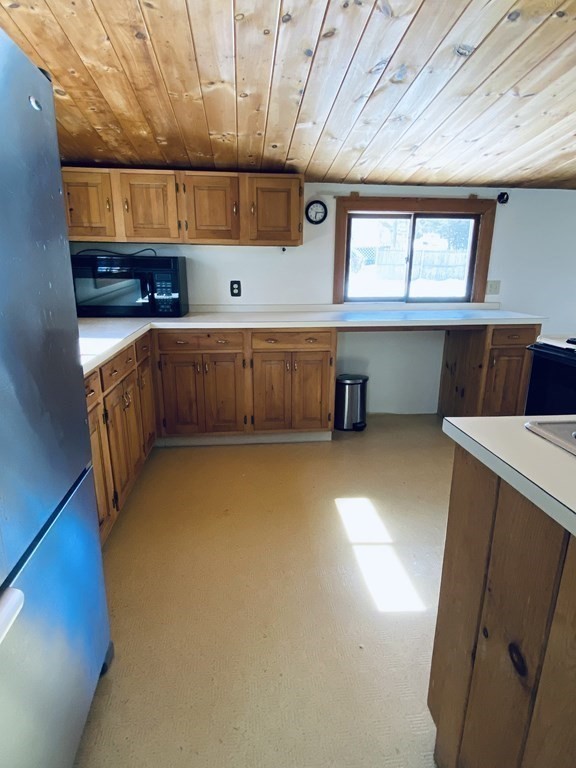 7 Oak Way Rutland, MA 01543 - Photo 8 of 37