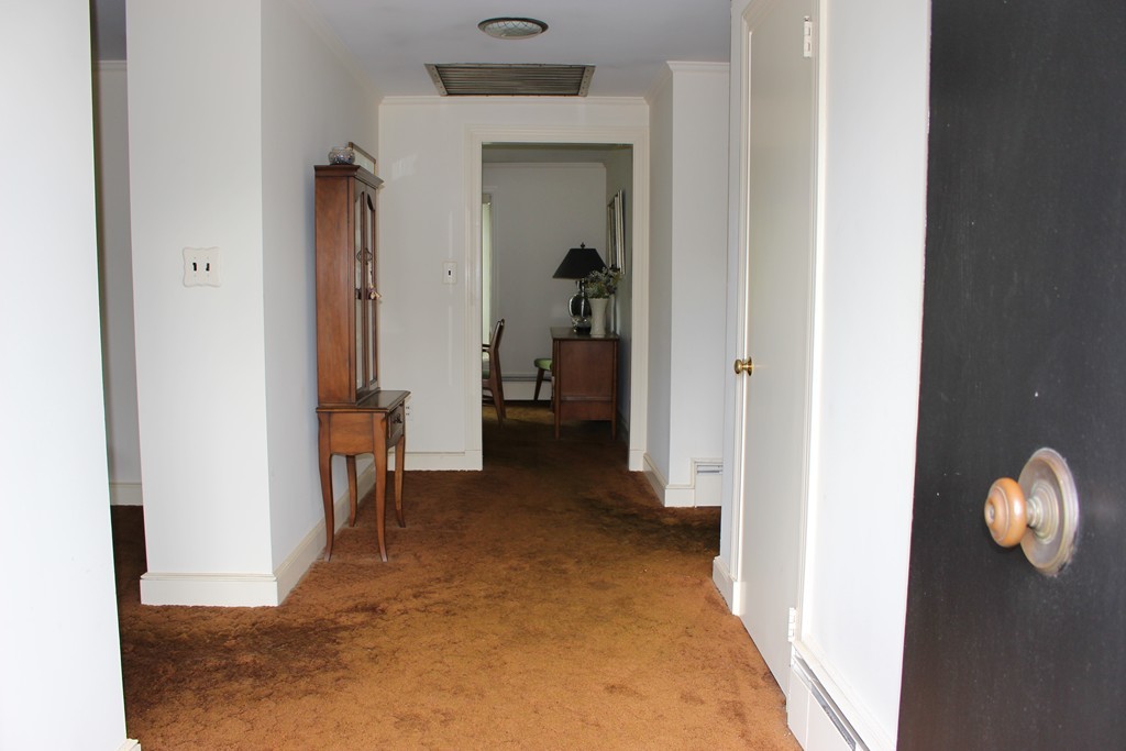 4 Dunstan Road Lynnfield, MA 01940 - Photo 4 of 22 Gallery Image 4