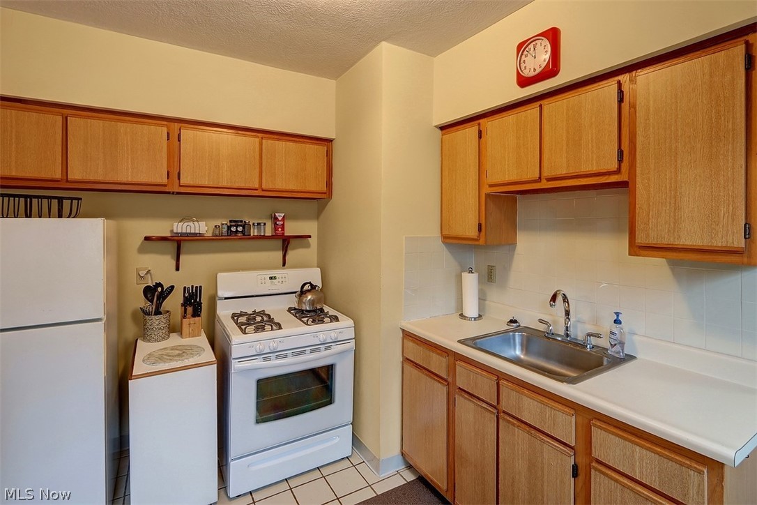 1741 Middlehurst Road Cleveland, OH 44118 - Photo 13 of 22 Gallery Image 13