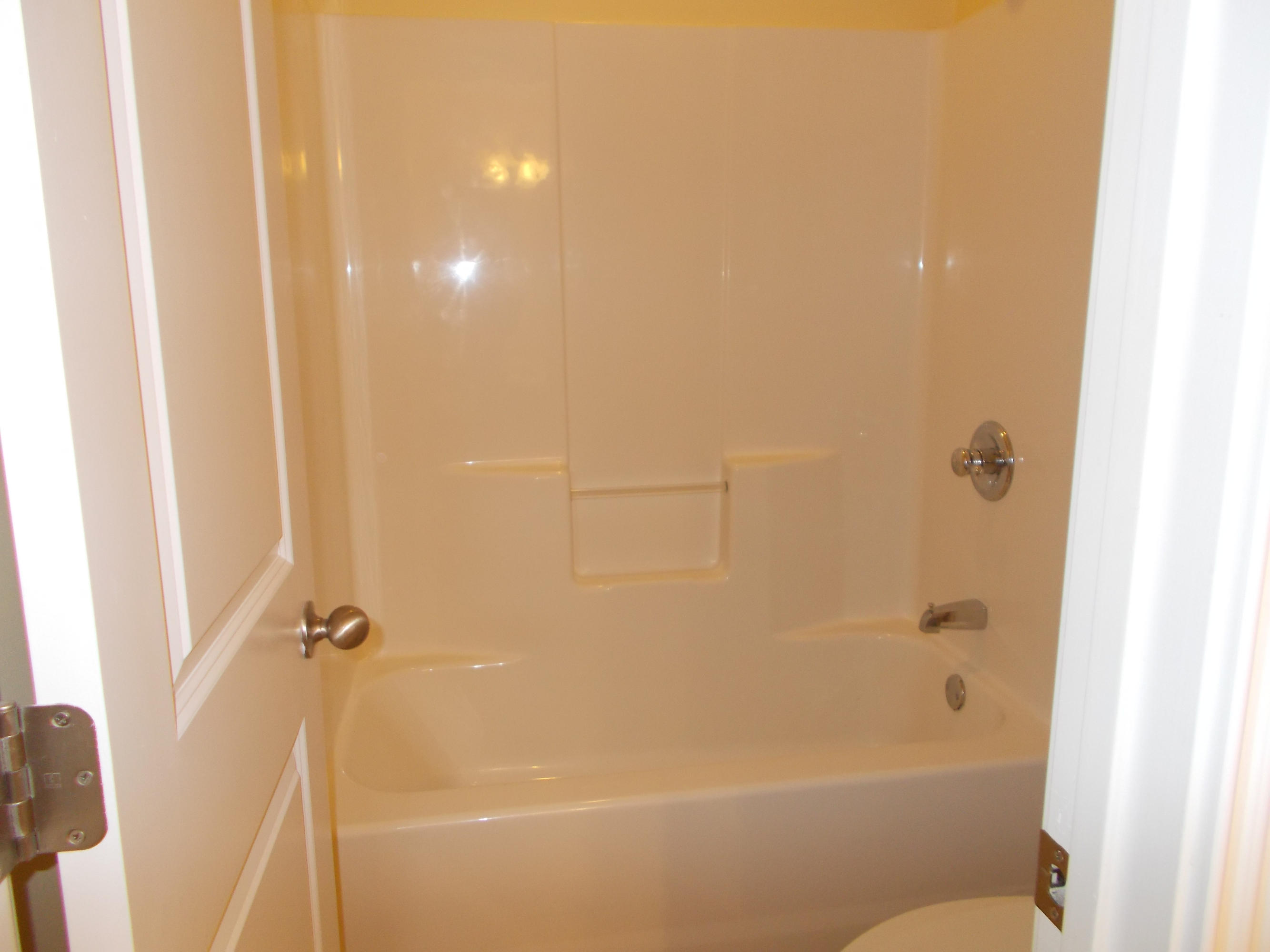 619 Green Ridge Road Seymour, TN 37865 - Photo 21 of 40 Jack and Jill Bathroom