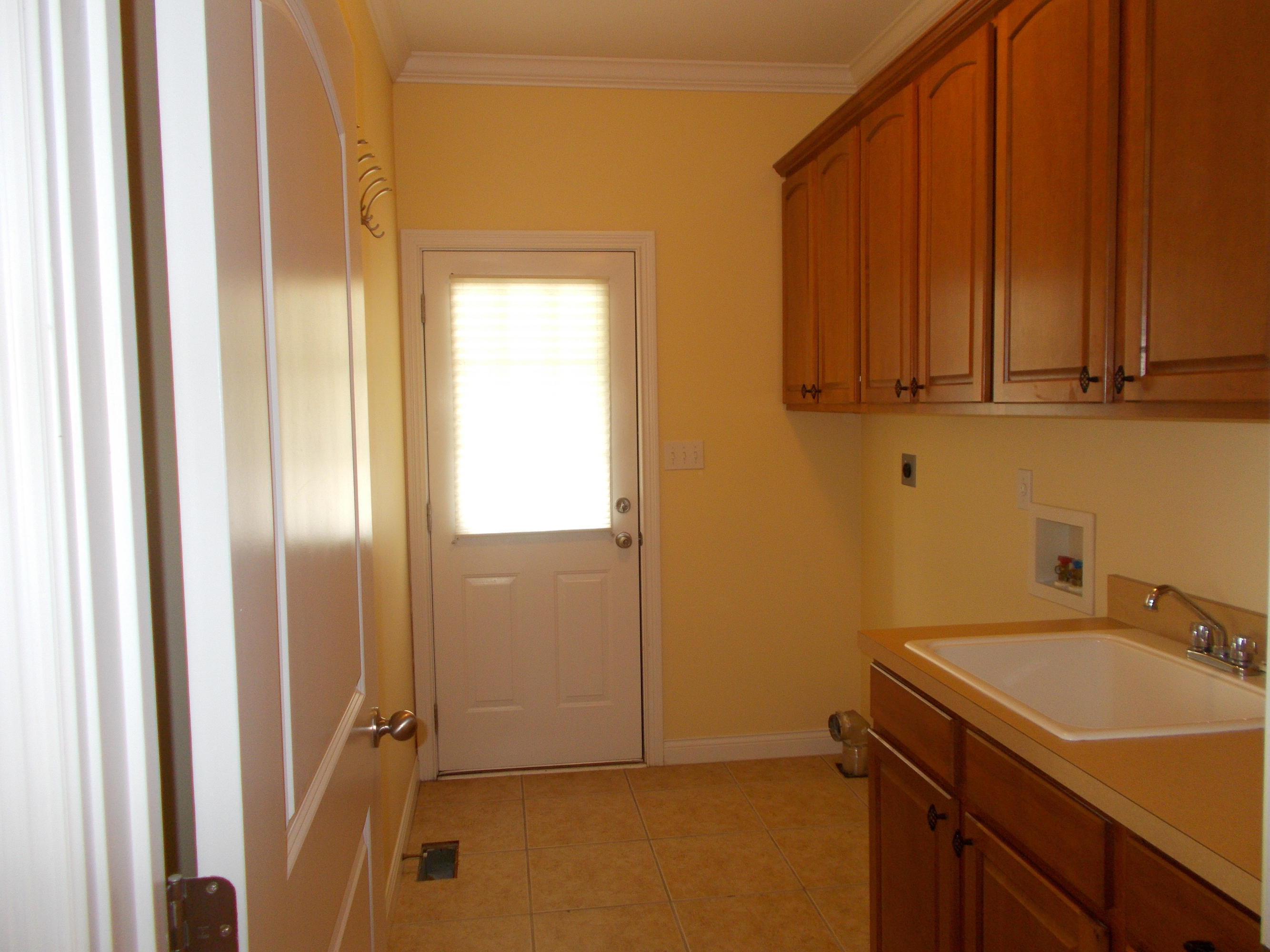 619 Green Ridge Road Seymour, TN 37865 - Photo 32 of 40 Large main level laundry