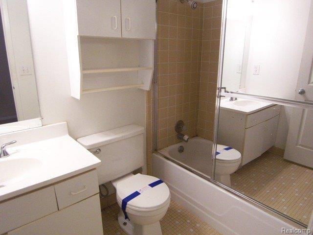 1517 Surrey Lane, Unit 100 Rochester, MI 48306 - Photo 14 of 18 100_1625