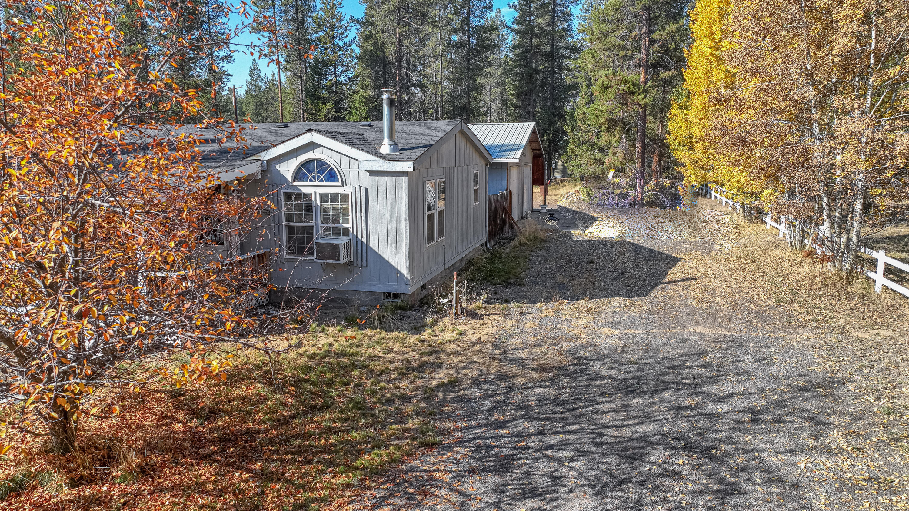 52911 Day Road La Pine, OR 97739 - Photo 20 of 34 Pull around from the front to the garage
