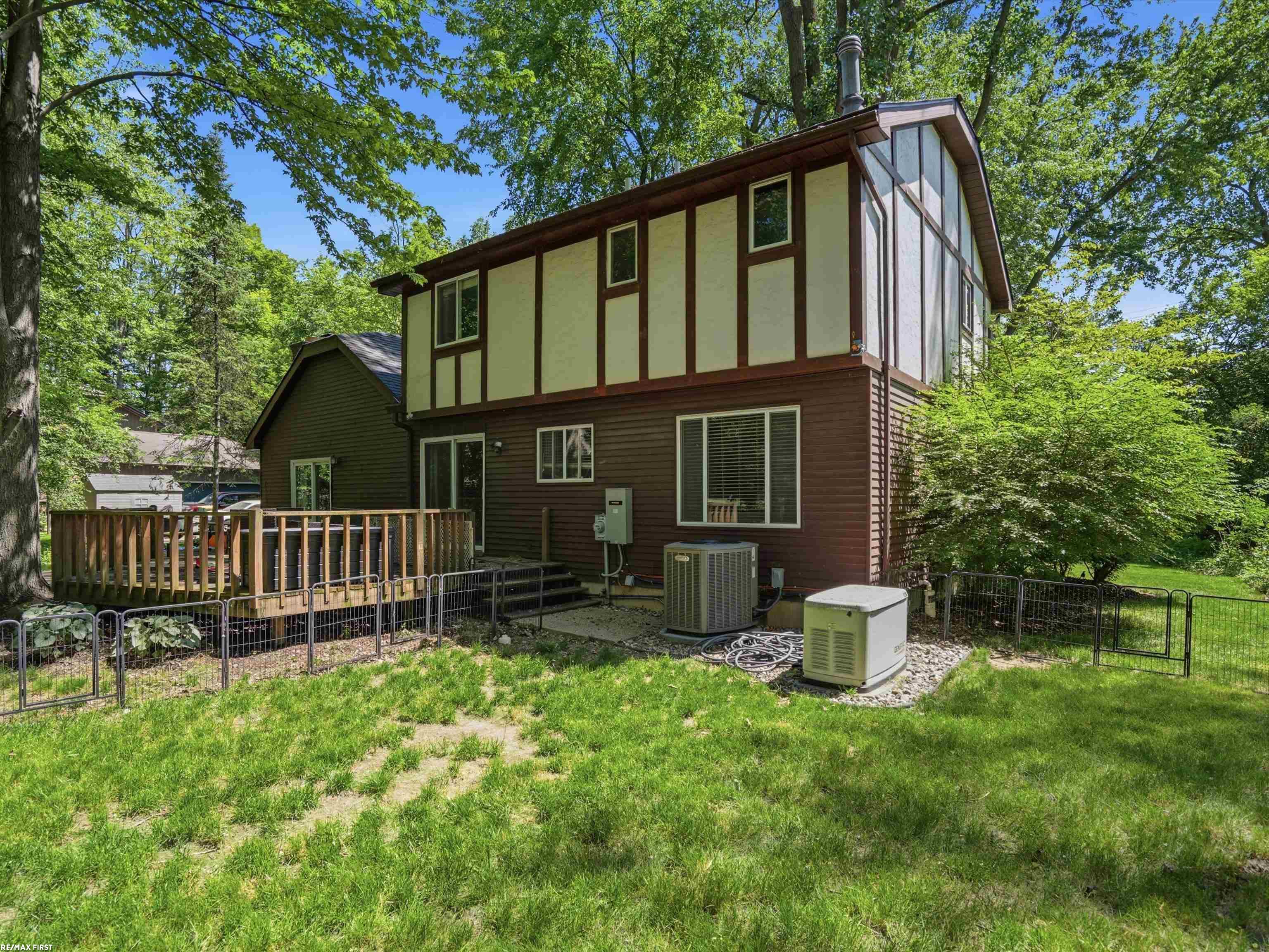 23011 Gill Road Farmington, MI 48335 - Photo 33 of 39 Gallery Image 33