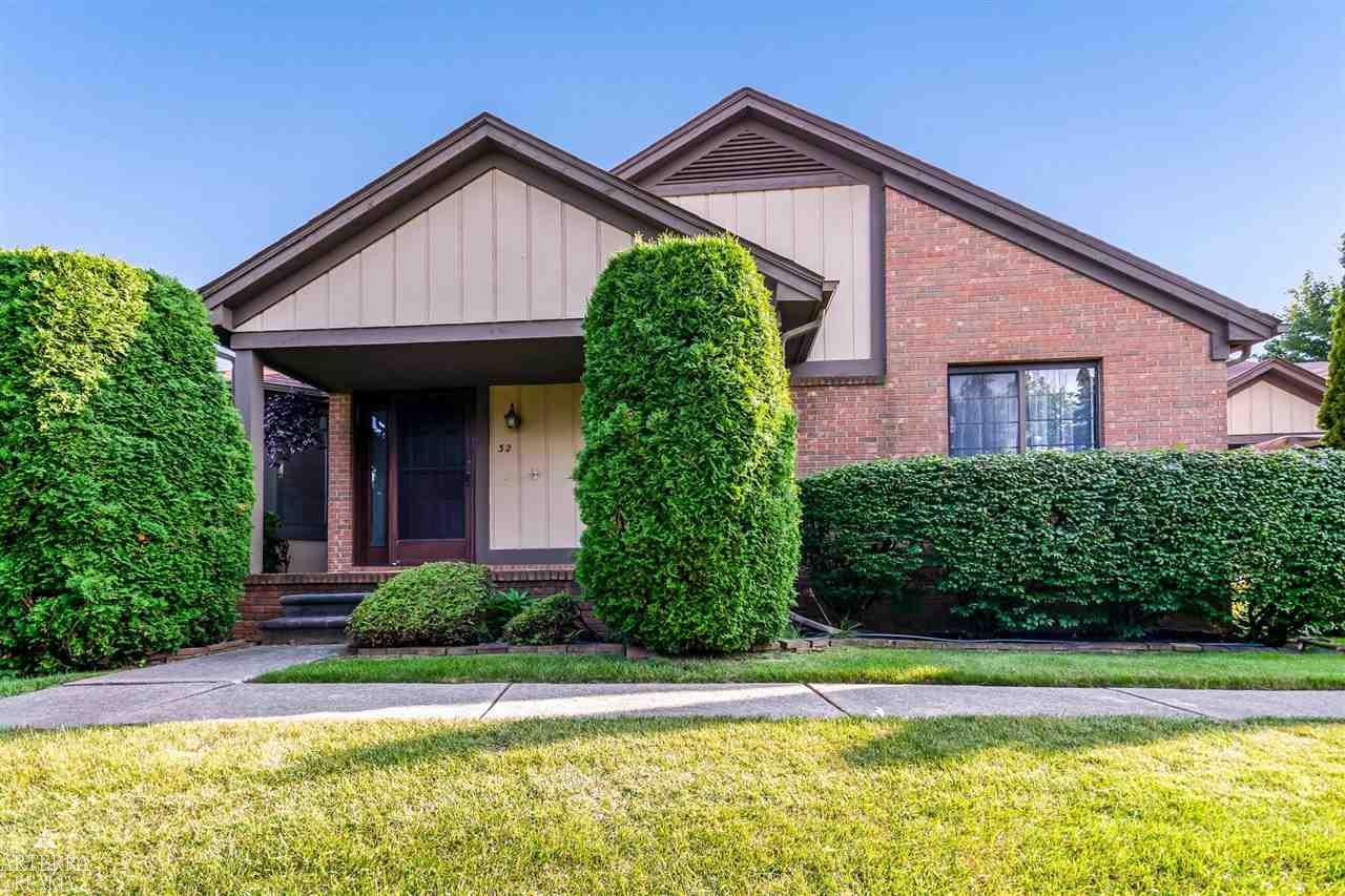 32 Meadow Wood Drive Rochester, MI 48307 - Photo 2 of 22
