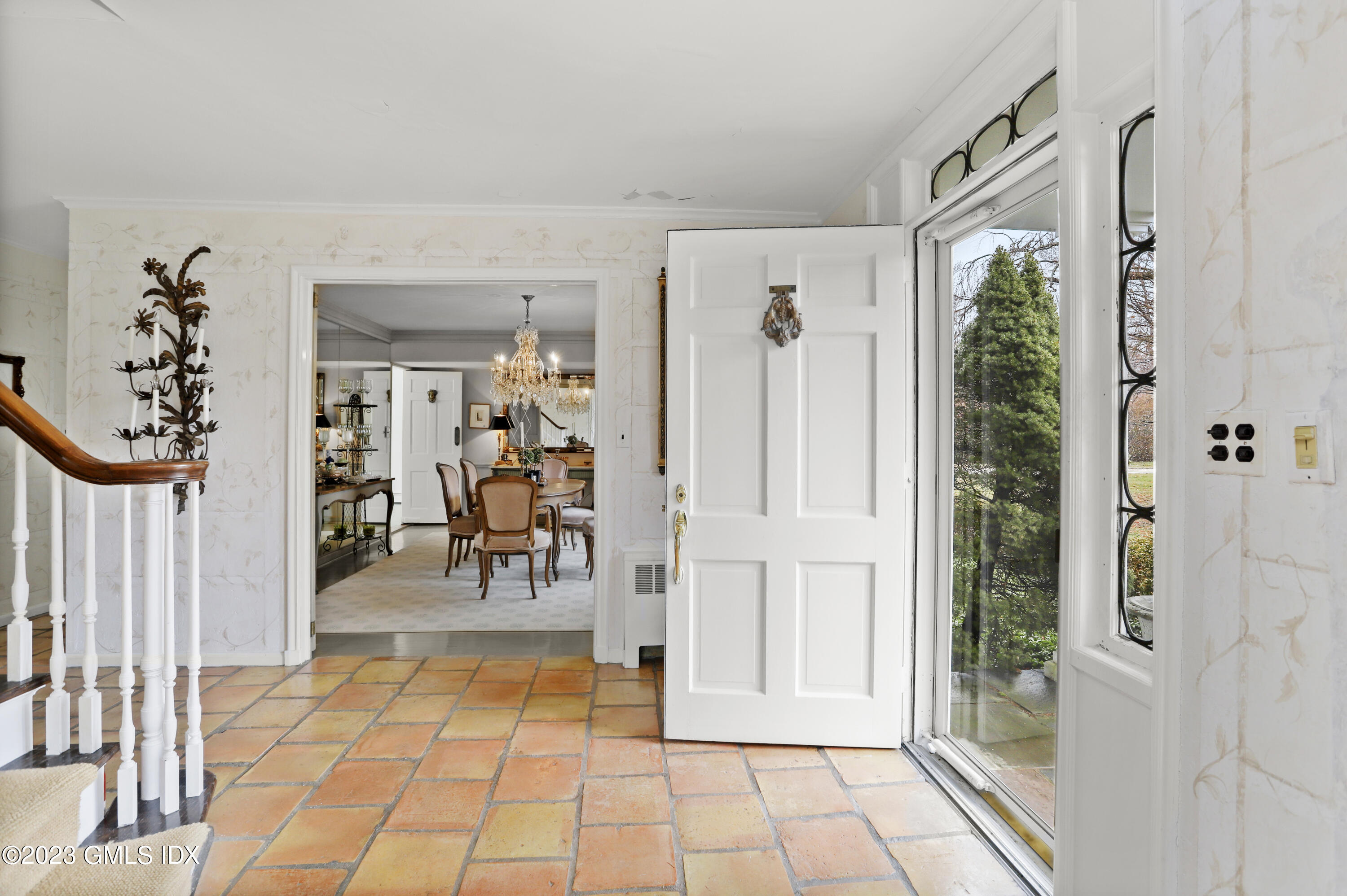 36 Golf Club Road Greenwich, CT 06830 - Photo 3 of 32 a beautiful room