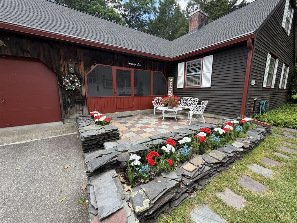 26 Oak Hill Road Greenfield, MA 01301 - Photo 8 of 30