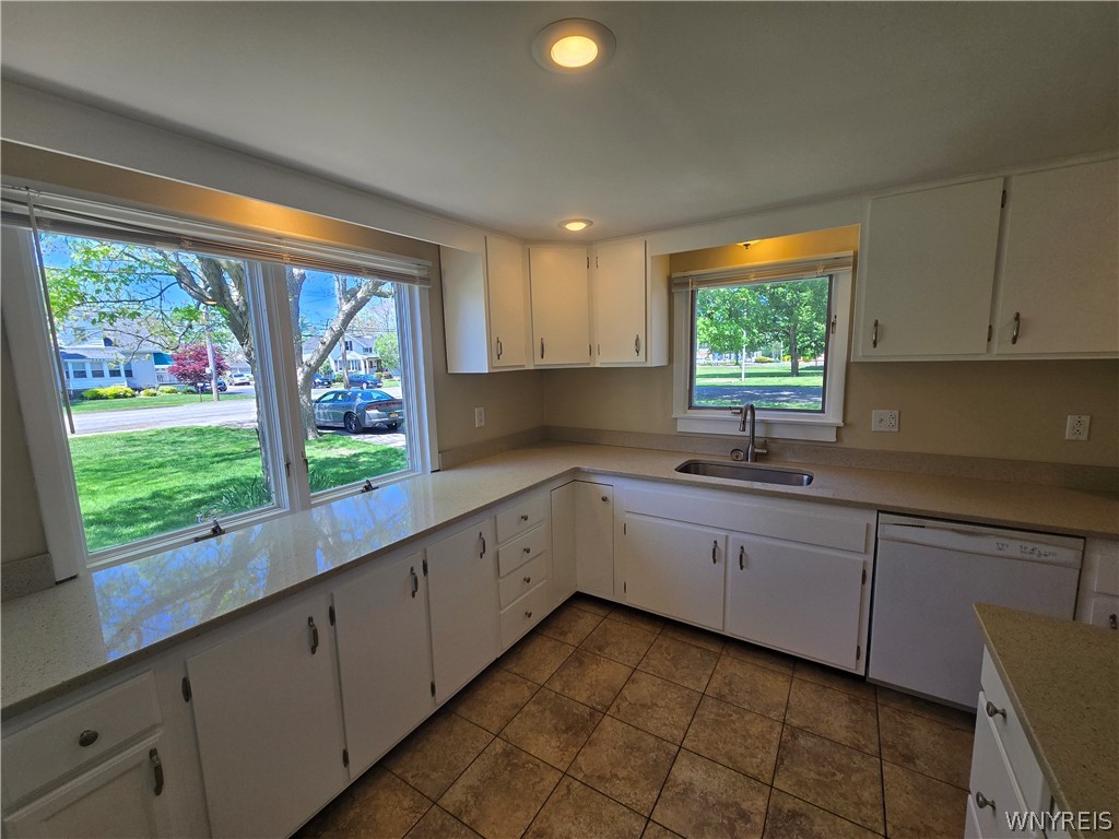 4289 Harris Hill Road Buffalo, NY 14221 - Photo 6 of 18