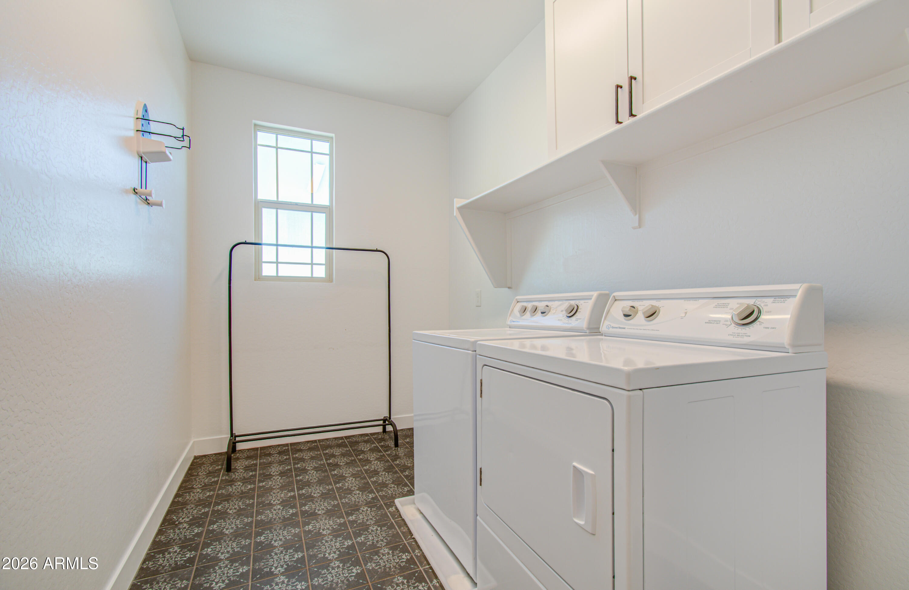 12862 West Ocotillo Road Glendale, AZ 85307 - Photo 32 of 39 Laundry