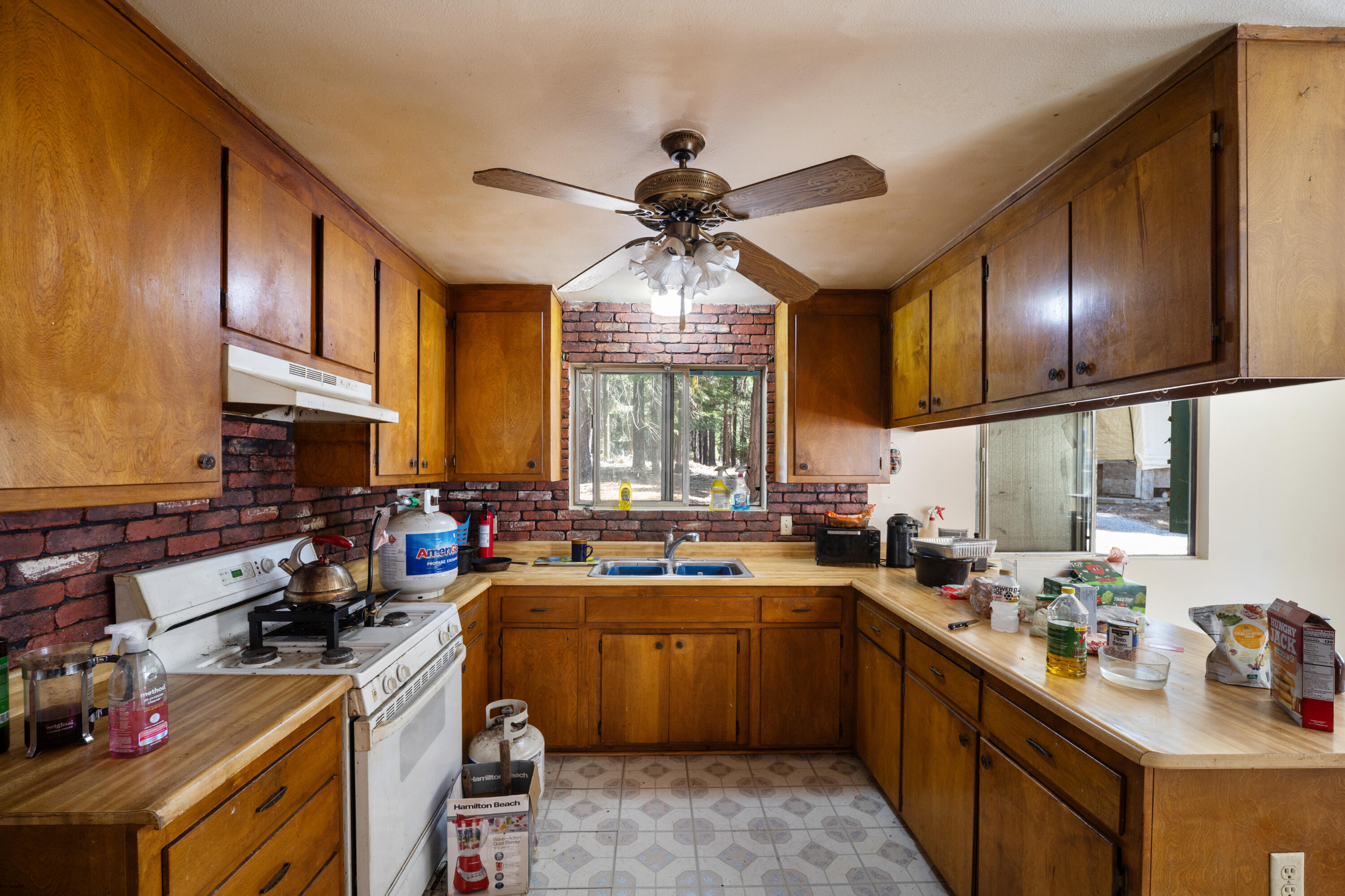 34610 Westward Ho Road Shingletown, CA 96088 - Photo 27 of 34 Interior09