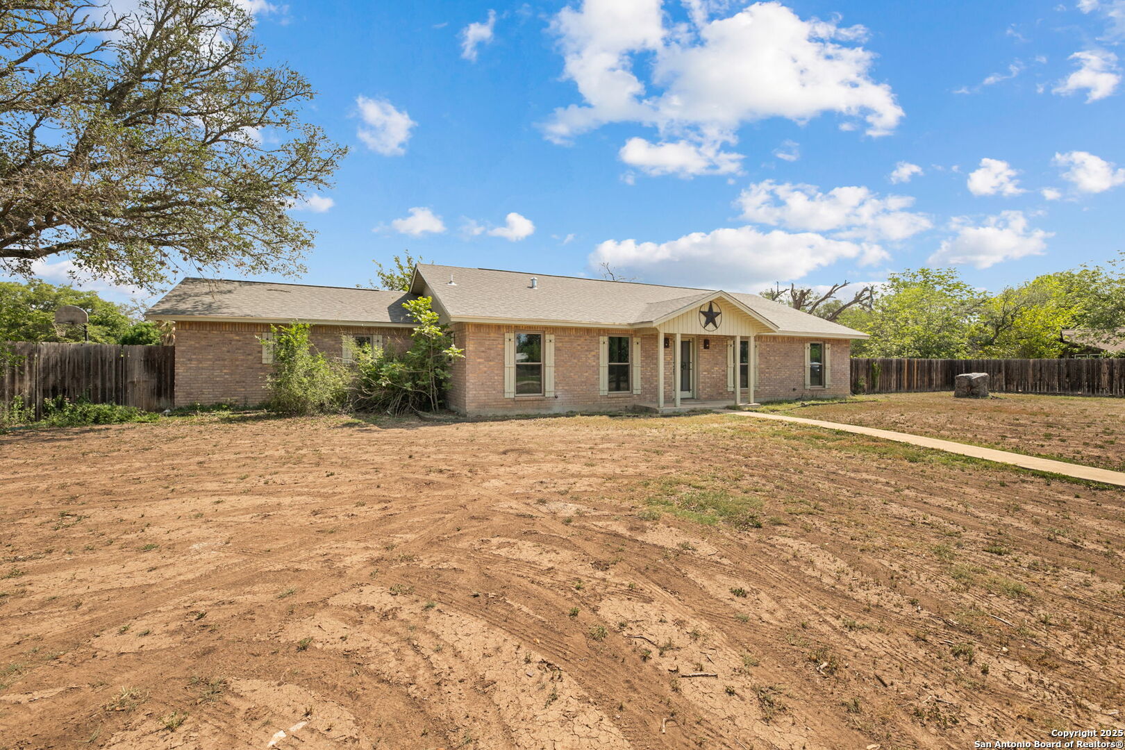 1312 Acorn Road Hondo, TX 78861 - Photo 2 of 25