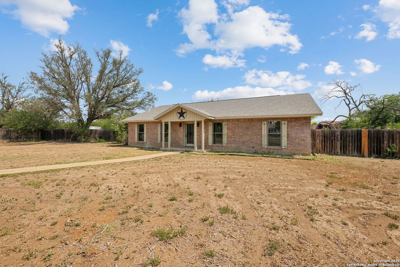 1312 Acorn Road Hondo, TX 78861 - Photo 4 of 25