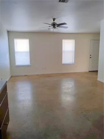 $1,350 | 911 Highway 81, Unit D, Bowie, TX 76230