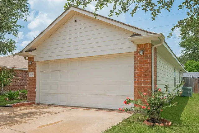 $249,999 | 19142 Lakota Drive, Katy, TX 77449