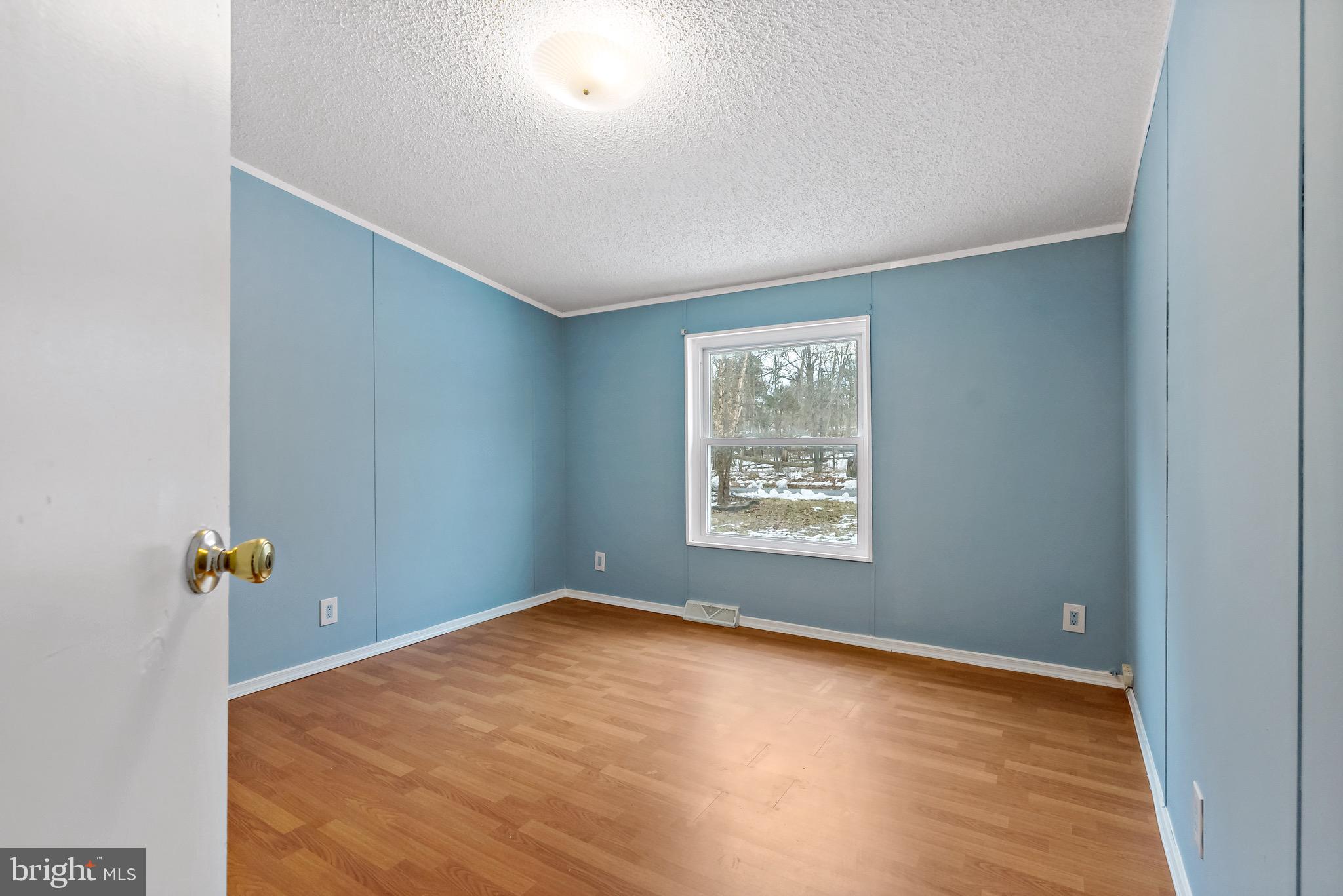 233 Short Road Kearneysville, WV 25430 - Photo 26 of 36 an empty room with a window
