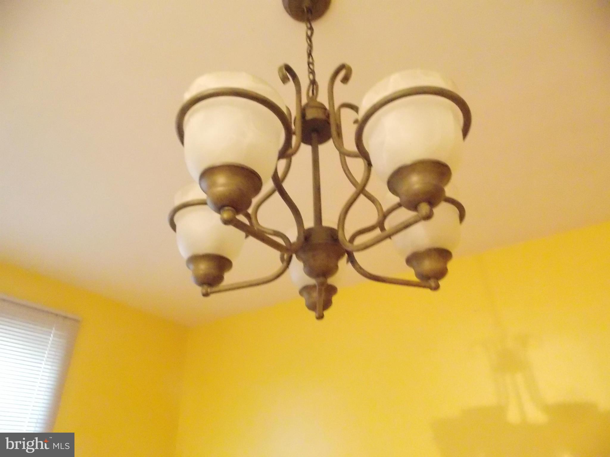 1636 Roundhill Road Baltimore, MD 21218 - Photo 6 of 7 Dining Room