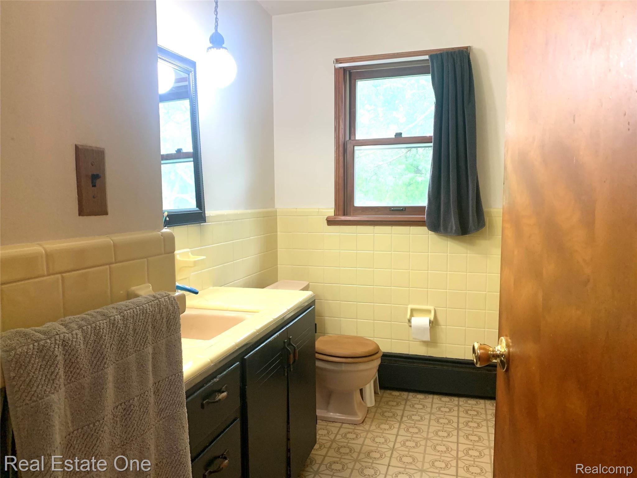 2848 West Tienken Road Rochester, MI 48306 - Photo 10 of 18 FC8C3916-22C2-4F05-9AE0-6F174B12AD6D.jpeg