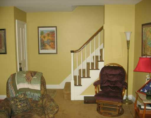 634 Pennridge Road Pittsburgh, PA 15211 - Photo 3 of 6 Living Room.