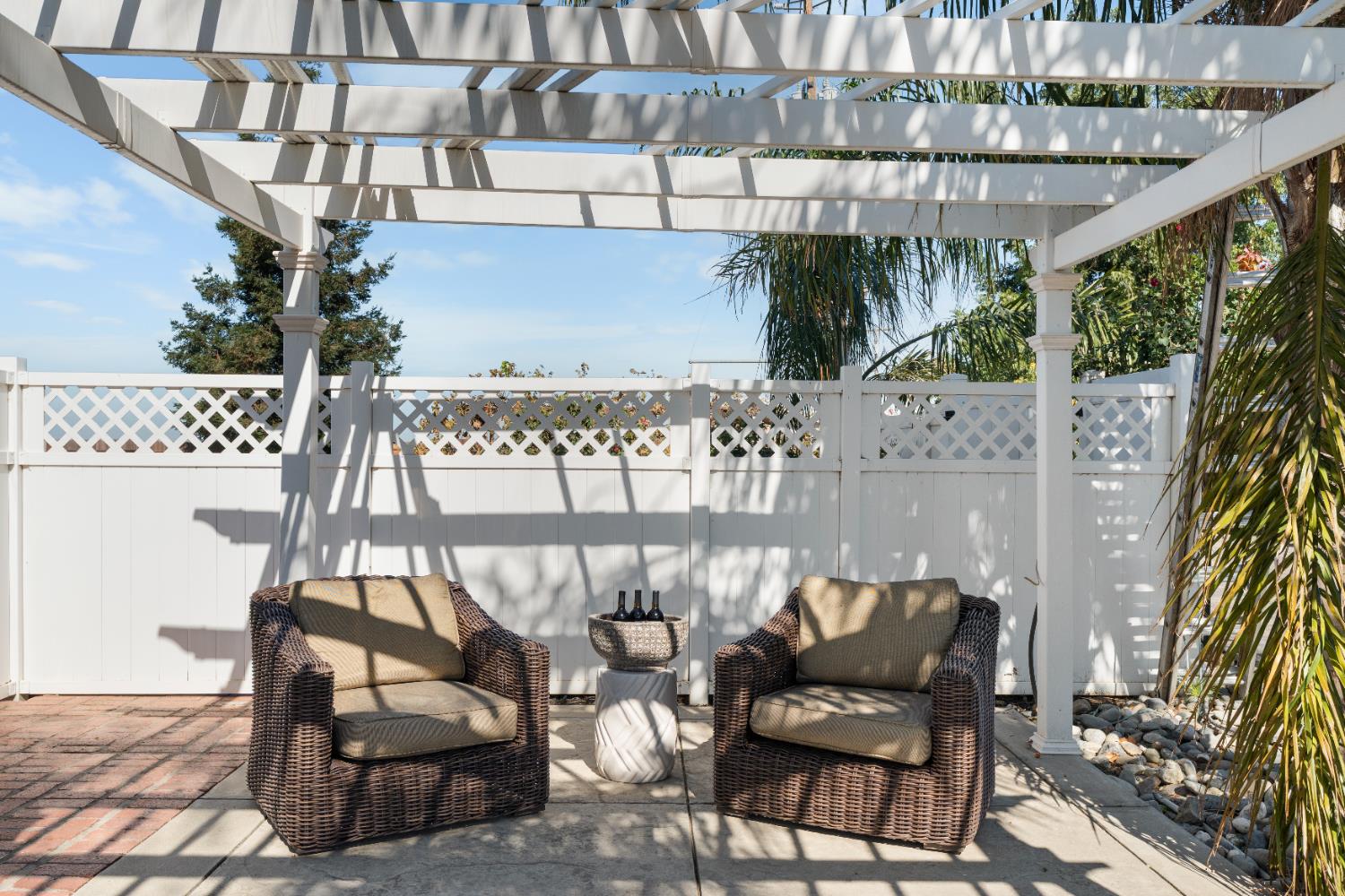 6539 East Peltier Road Acampo, CA 95220 - Photo 27 of 70 a view of balcony with furniture