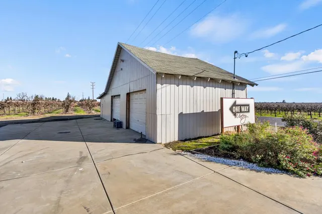 $1,499,000 | 6539 East Peltier Road, Acampo, CA 95220