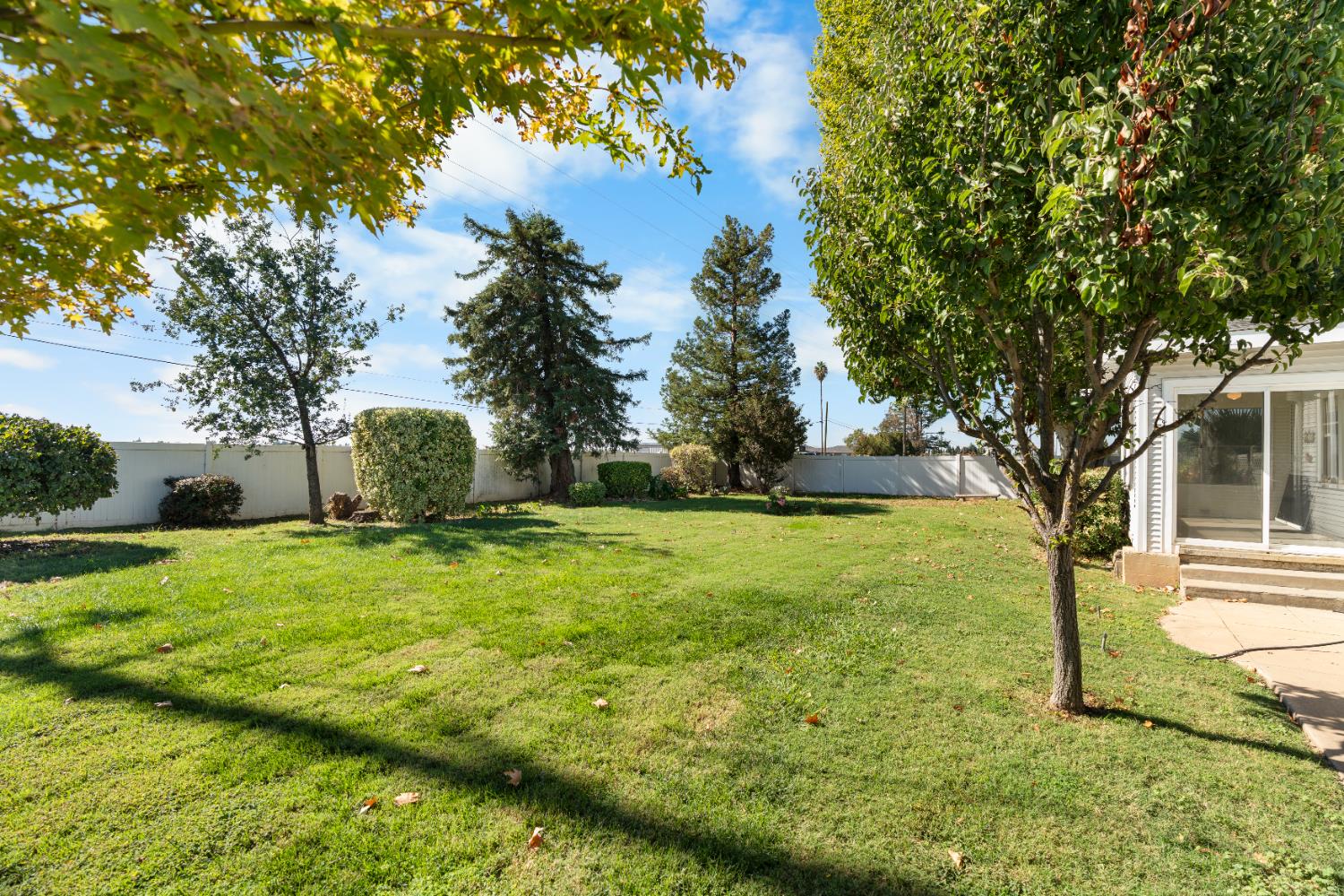 6539 East Peltier Road Acampo, CA 95220 - Photo 7 of 70 a view of outdoor space with deck and garden