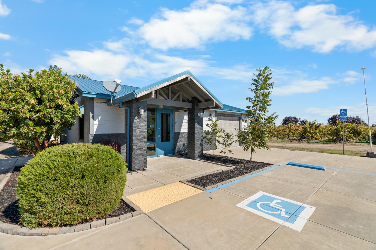6539 East Peltier Road Acampo, CA 95220 - Photo 10 of 70 a view of a house with entertaining space