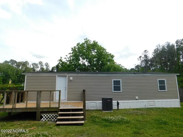 $1,105 | 112 Longleaf Street, Newport, NC 28570