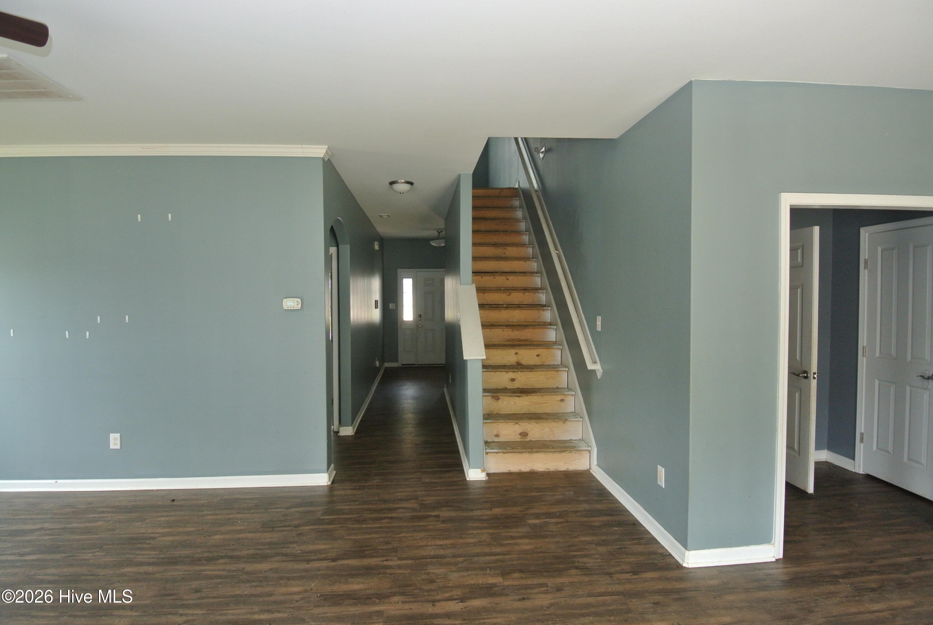 315 Station House Road New Bern, NC 28562 - Photo 7 of 28 View of entryway from living room.