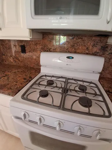 a view of utility room