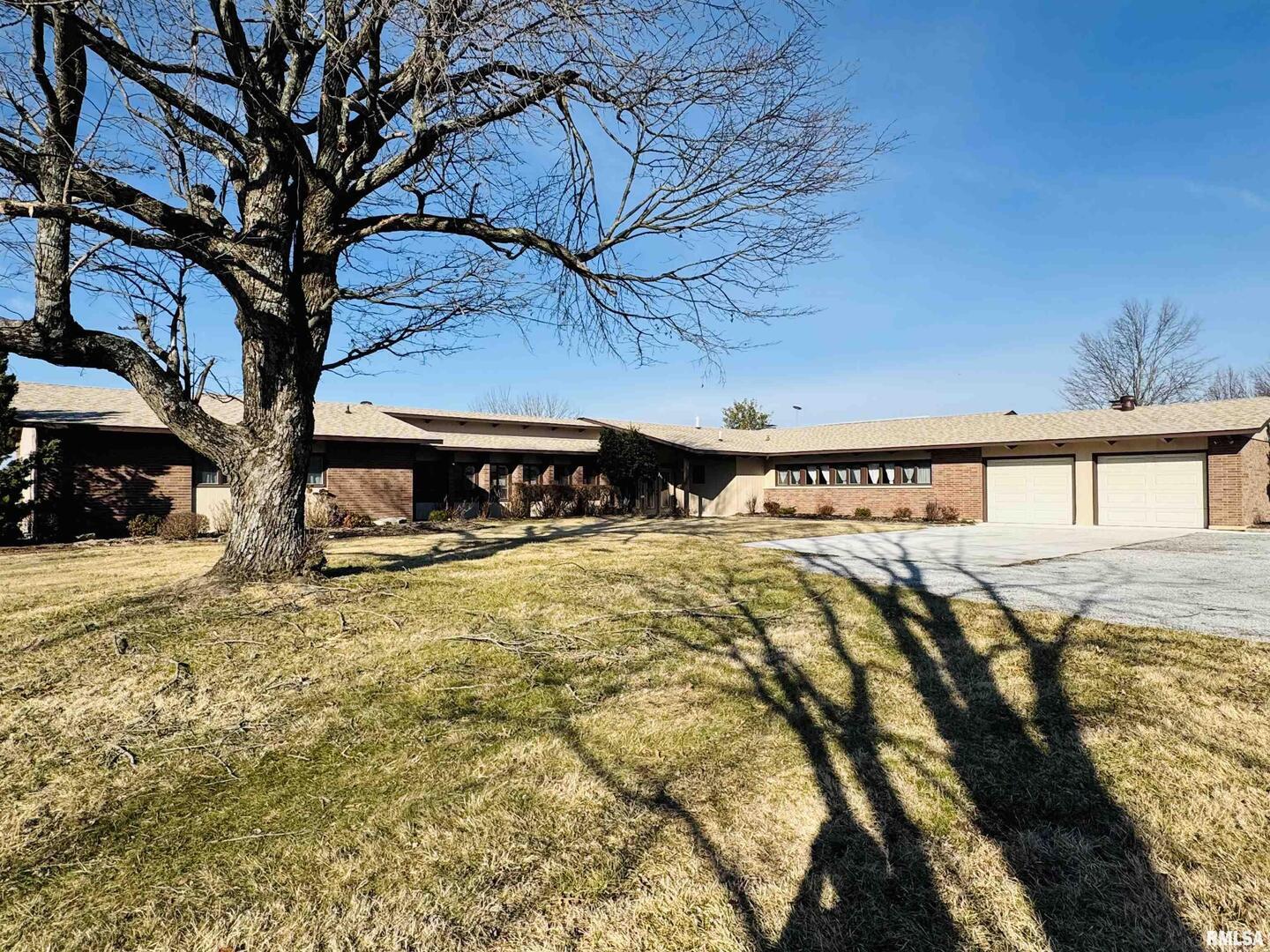 800 South Green Street Anna, IL 62906 - Photo 1 of 44