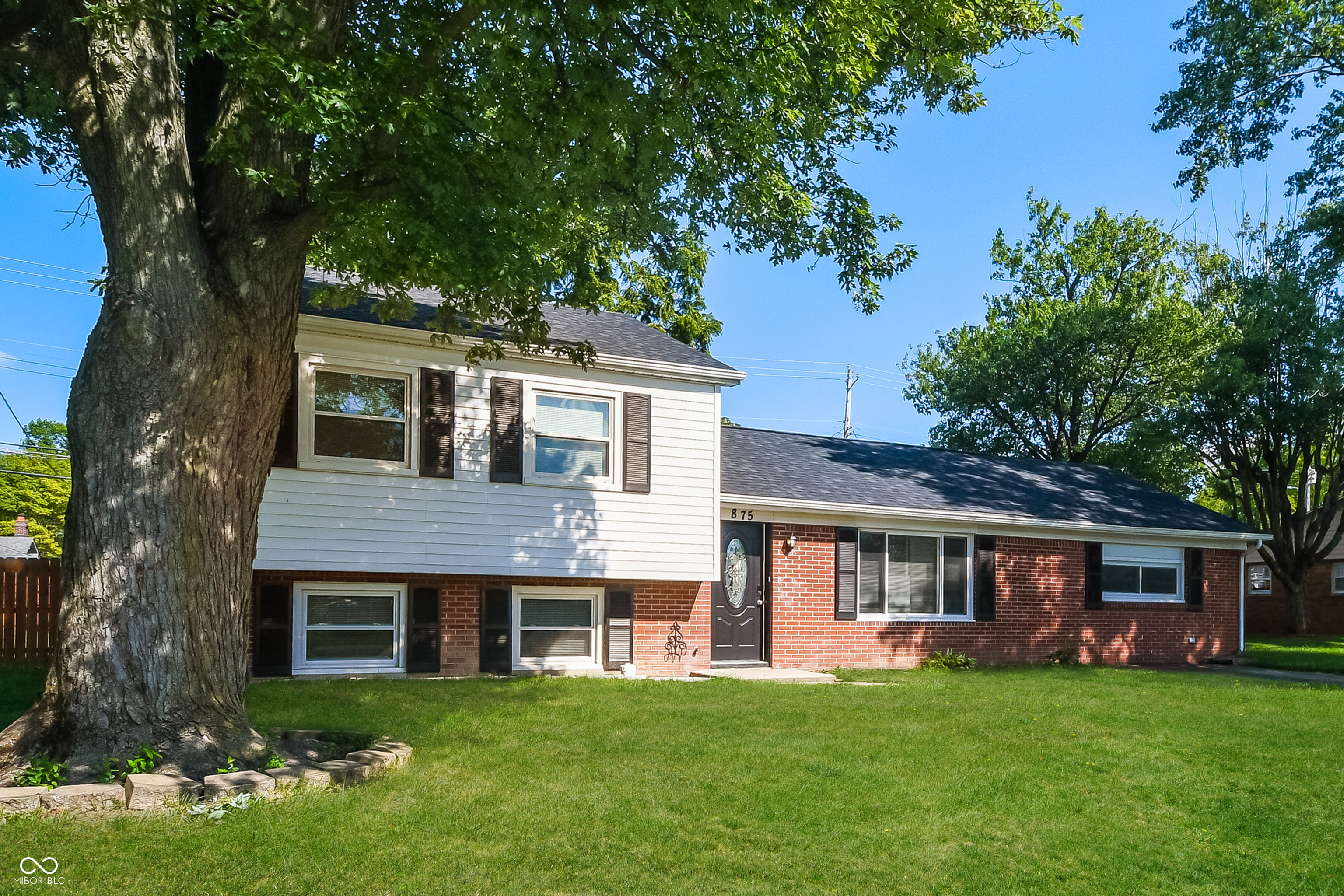 875 Maple Drive Greenfield, IN 46140 - Photo 1 of 18