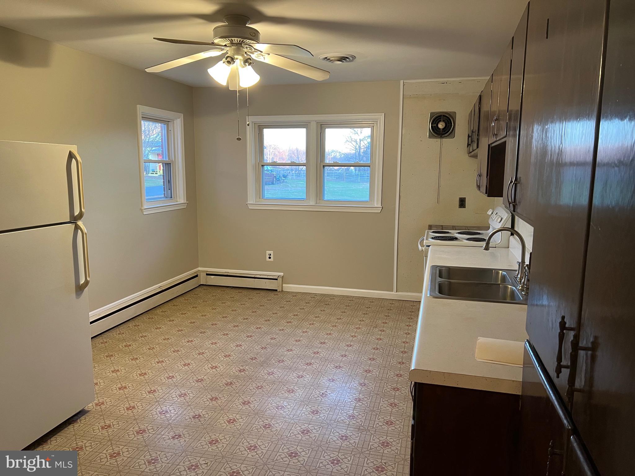 913 South Stepney Road Aberdeen, MD 21001 - Photo 6 of 21 a room with a window and chandelier