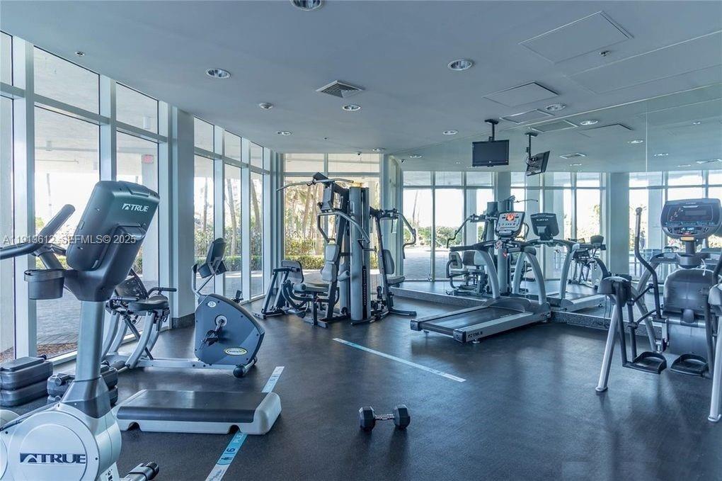 6515 Collins Avenue, Unit 1007 Miami Beach, FL 33141 - Photo 27 of 31