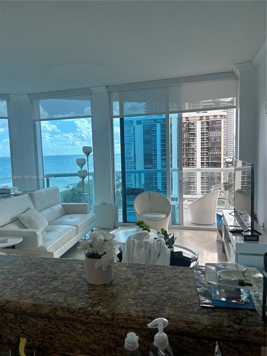 6515 Collins Avenue, Unit 1007 Miami Beach, FL 33141 - Photo 5 of 31