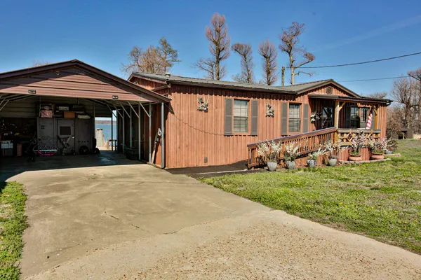 $500,000 | 1225 Lake Drive, Hornbeak, TN 38232