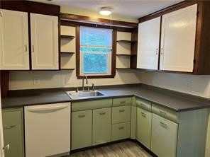 180 Yorktown Road North Kingstown, RI 02852 - Photo 3 of 5