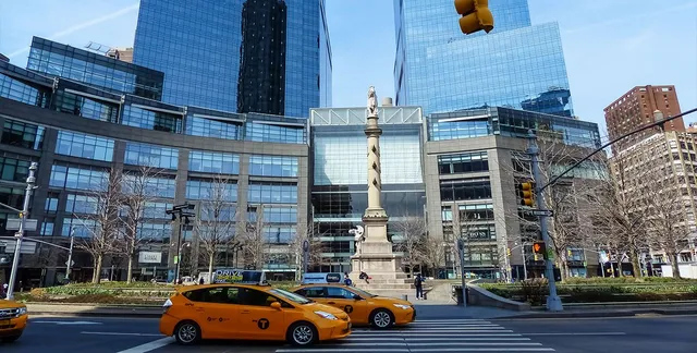 $4,425 | 211 West 56th Street, Unit E19 | Theater District