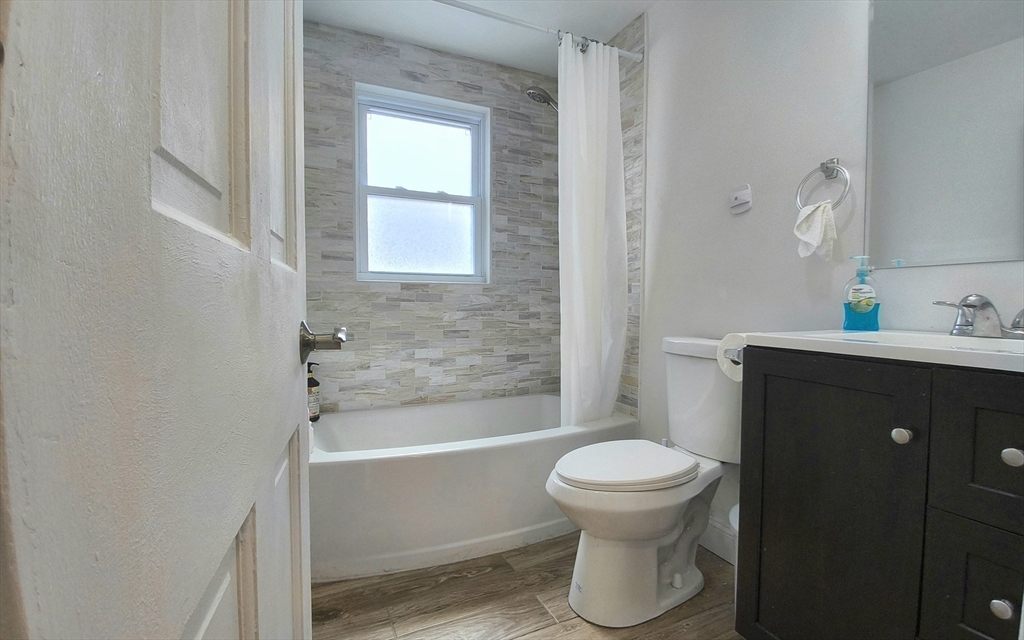 154 Dudley Oxford Road Dudley, MA 01571 - Photo 12 of 42