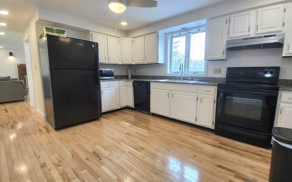 154 Dudley Oxford Road Dudley, MA 01571 - Photo 13 of 42