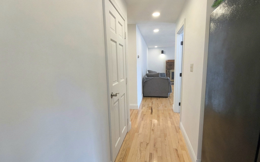 154 Dudley Oxford Road Dudley, MA 01571 - Photo 15 of 42