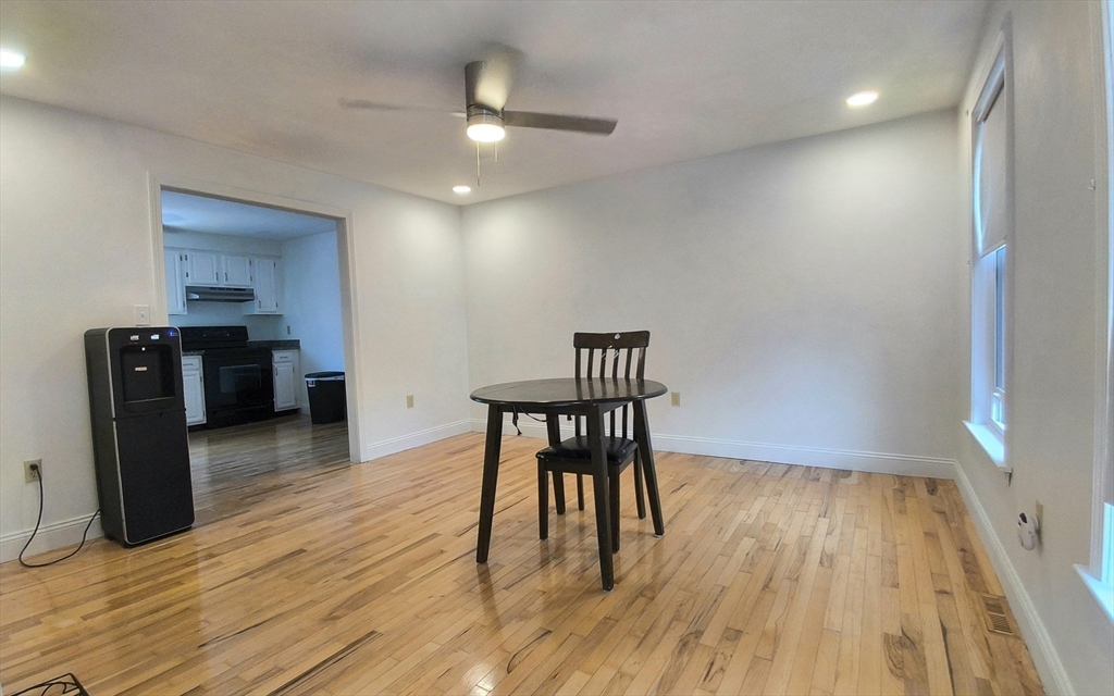 154 Dudley Oxford Road Dudley, MA 01571 - Photo 5 of 42