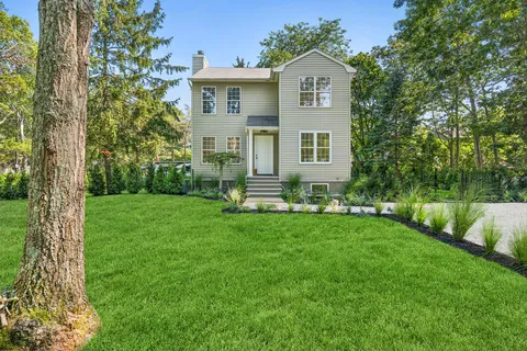 $1,250,000 | 13 Shore Road, Hampton Bays, NY 11946