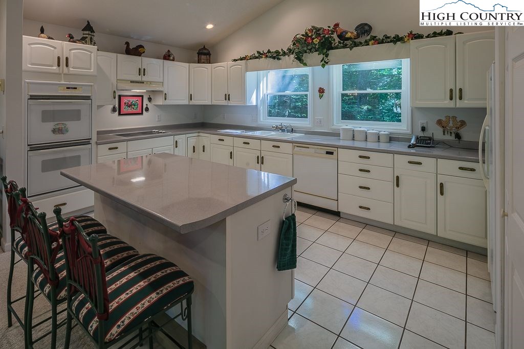 102 Lower Grouse Ridge Road Beech Mountain, NC 28604 - Photo 8 of 34 Gallery Image 8