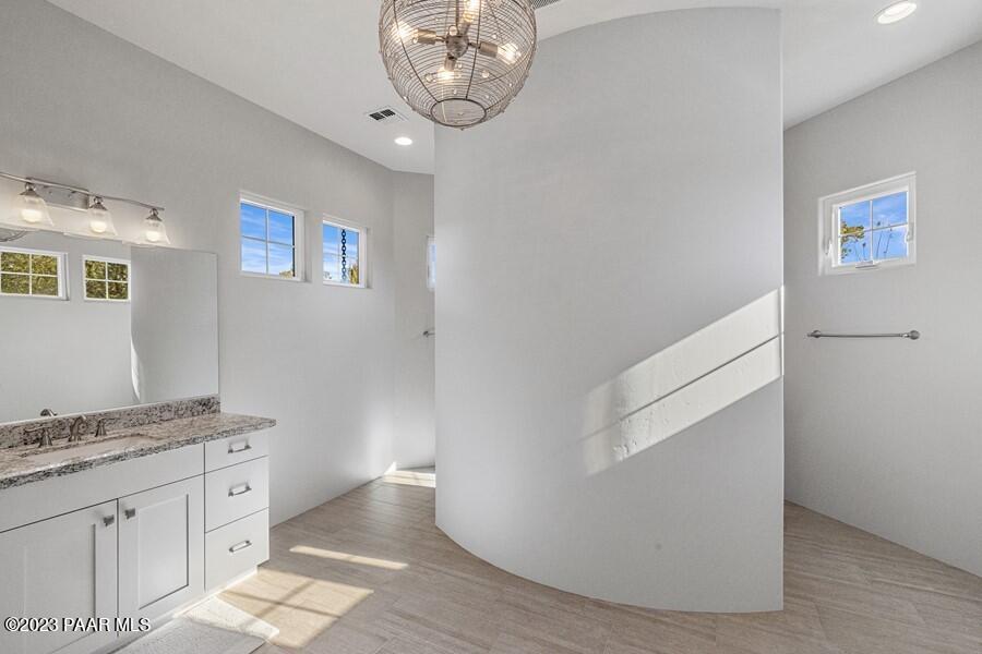 4950 West Three Forks Road Prescott, AZ 86305 - Photo 15 of 43 Pic Primary Bath