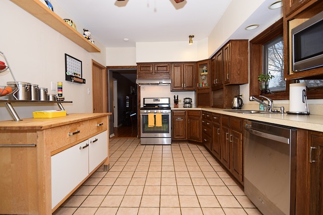 269 Gage Road Riverside, IL 60546 - Photo 10 of 24