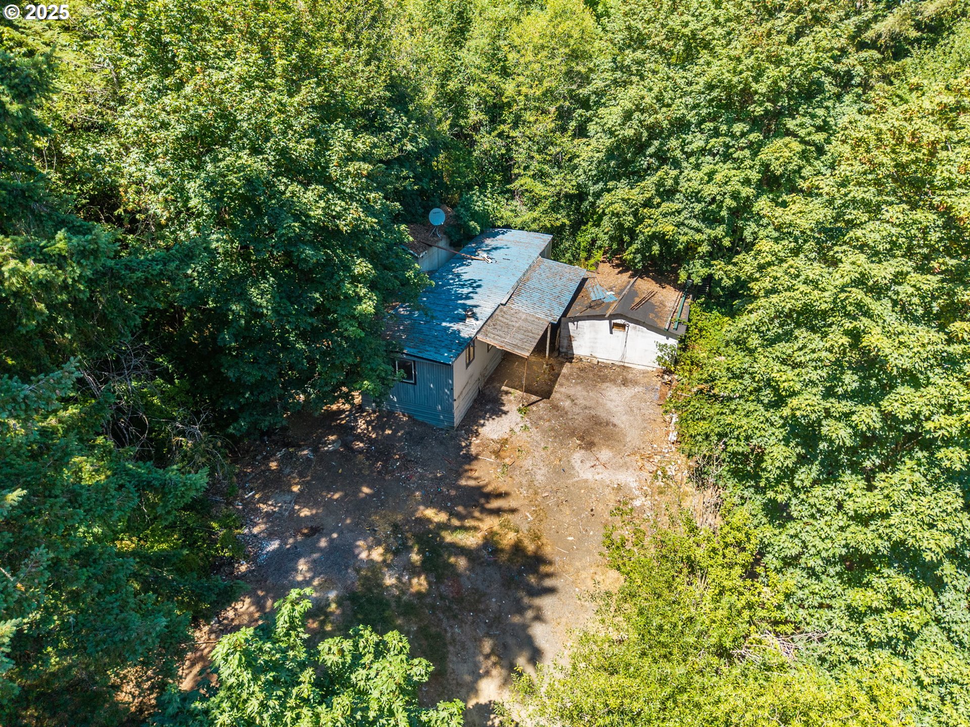 23429 Hall Road Cheshire, OR 97419 - Photo 2 of 15