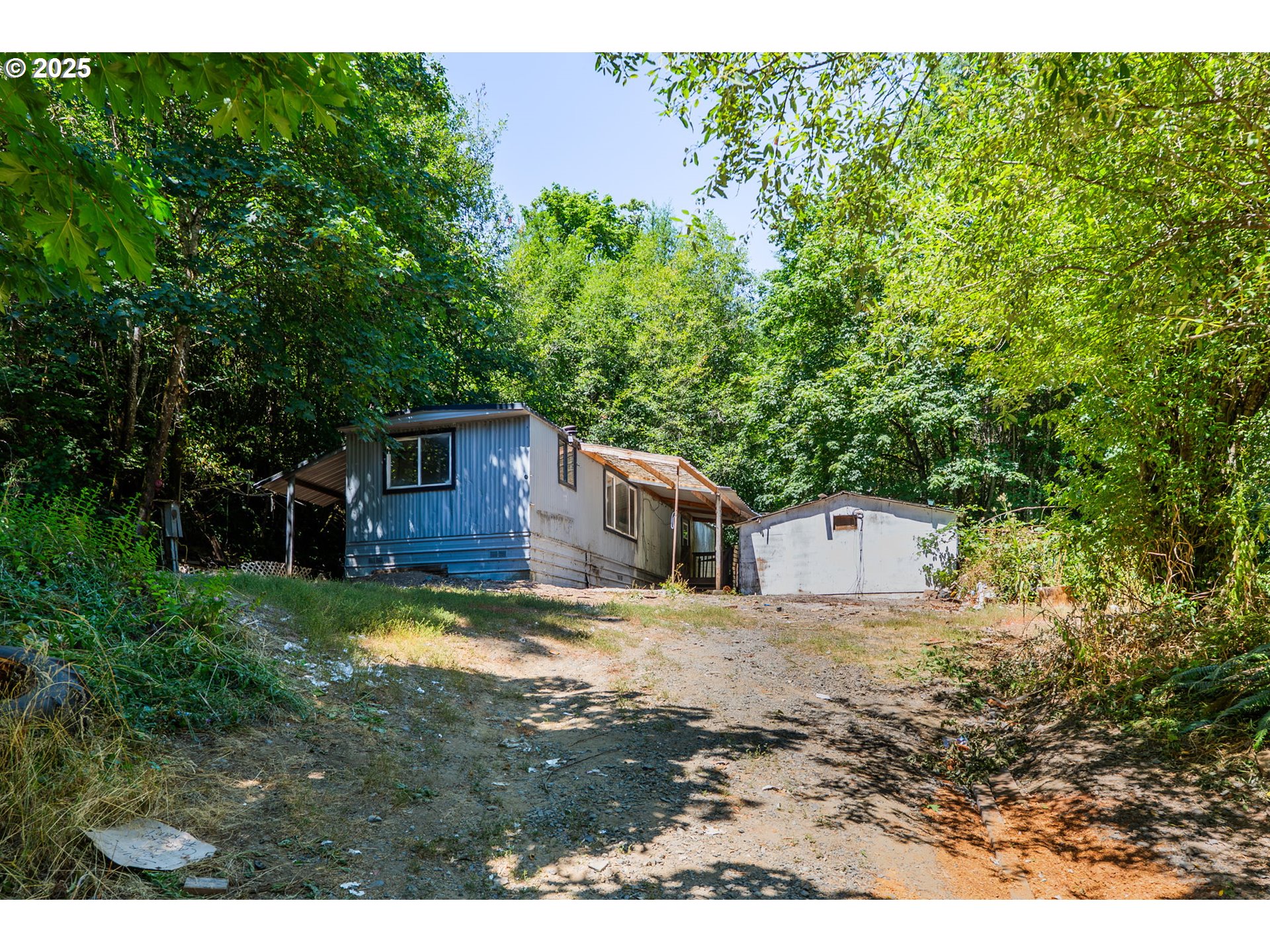 23429 Hall Road Cheshire, OR 97419 - Photo 3 of 15