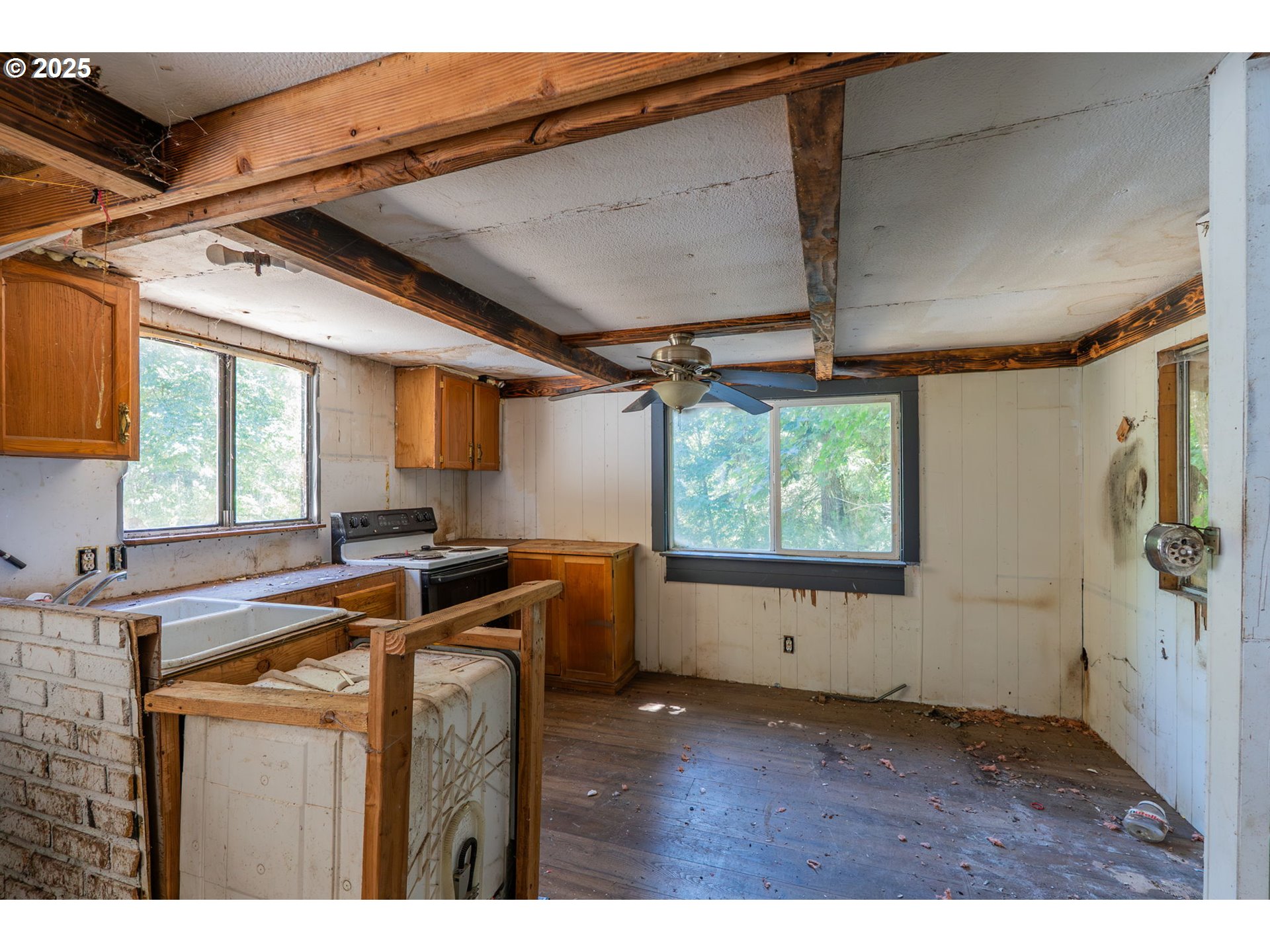 23429 Hall Road Cheshire, OR 97419 - Photo 10 of 15