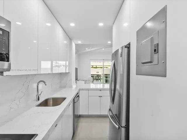 $375,000 | 1200 West Avenue, Unit PH24, Miami Beach, FL 33139