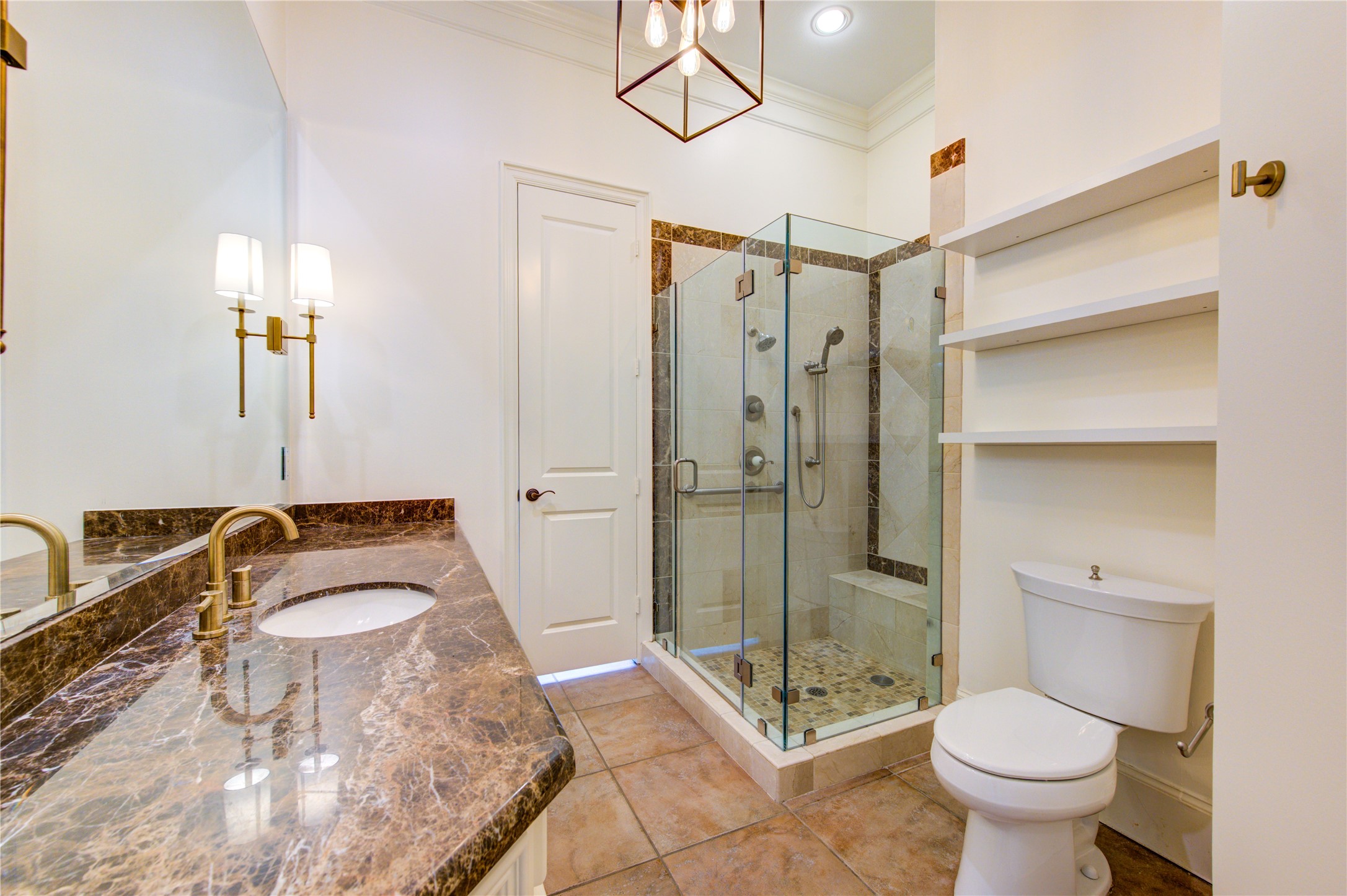 4615 Laurel Street Bellaire, TX 77401 - Photo 27 of 48 Ensuite full bathroom downstairs with full walk-in closet not shown.